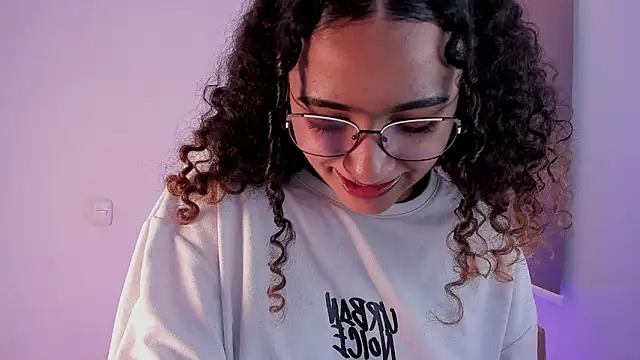 Snapshot of DAHLIA_BROWNIE chatting on March 13, 2025, 4:49 am DAHLIA BROWNIE online show from March 13, 2025, 4:49 am