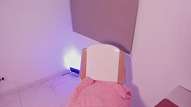 Snapshot of DAHLIA_BROWNIE chatting on March 19, 2025, 11:14 pm DAHLIA BROWNIE online show from March 19, 2025, 11:14 pm