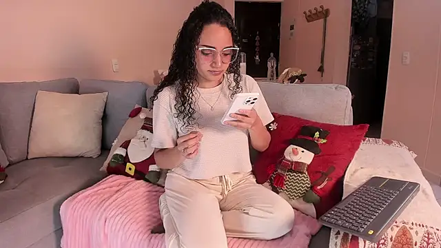 Snapshot of DAHLIA_BROWNIE chatting on December 1, 2025, 3:55 am DAHLIA BROWNIE online show from December 1, 2025, 3:55 am