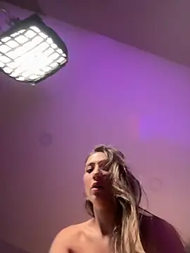 AnnaCastillo  online show from November 1, 2025, 11:40 pm