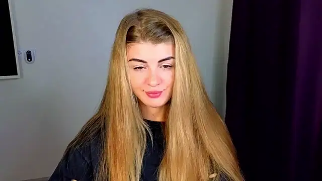  comefeelme  online show from October 15, 2025, 5:51 am