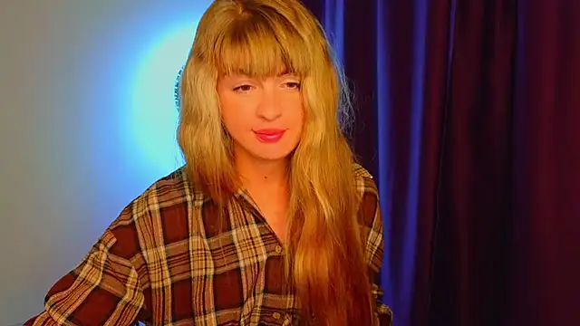  comefeelme  online show from December 15, 2025, 3:27 pm