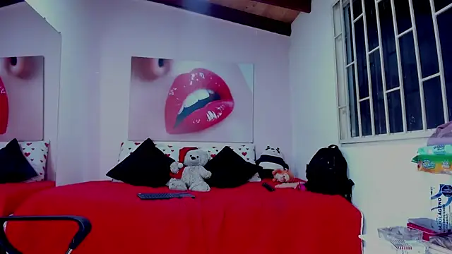 Snapshot of Cheryl_JONES chatting on February 4, 2025, 7:29 am Cheryl JONES online show from February 4, 2025, 7:29 am