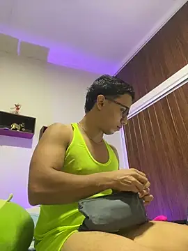 Snapshot of xTommy_Steigerx chatting on September 11, 2025, 2:22 am xTommy Steigerx online show from September 11, 2025, 2:22 am