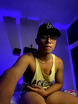Snapshot of xTommy_Steigerx chatting on September 14, 2025, 4:33 am xTommy Steigerx online show from September 14, 2025, 4:33 am