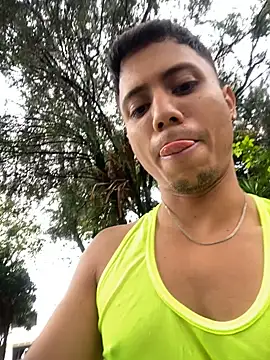 Snapshot of xTommy_Steigerx chatting on September 20, 2025, 1:34 pm xTommy Steigerx online show from September 20, 2025, 1:34 pm