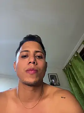 Snapshot of xTommy_Steigerx chatting on October 7, 2025, 12:52 am xTommy Steigerx online show from October 7, 2025, 12:52 am