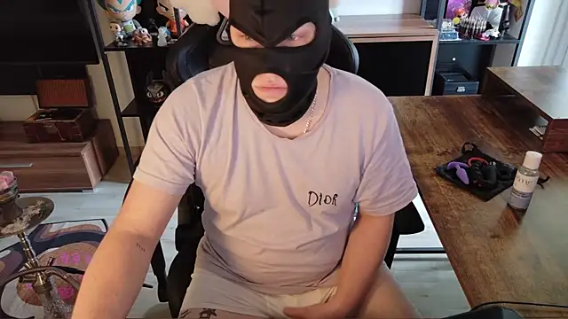 sweetsmile93 online show from December 22, 2025, 12:02 pm