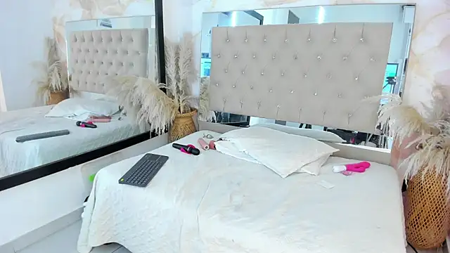 Snapshot of ainaah_ chatting on February 27, 2025, 2:32 pm ainaah online show from February 27, 2025, 2:32 pm