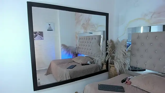 Snapshot of ainaah_ chatting on March 14, 2025, 2:41 pm ainaah online show from March 14, 2025, 2:41 pm