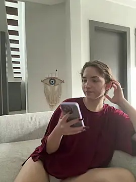 Snapshot of Nura_n_Sarah chatting on January 10, 2025, 5:58 am Nura n Sarah online show from January 10, 2025, 5:58 am