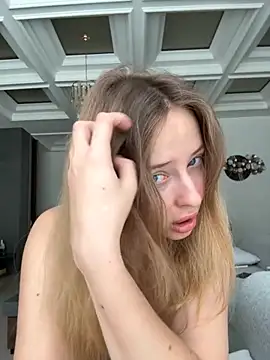 Nura n Sarah online show from October 26, 2025, 4:07 am