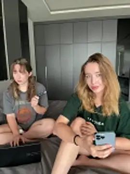 Nura n Sarah online show from December 14, 2025, 5:24 am