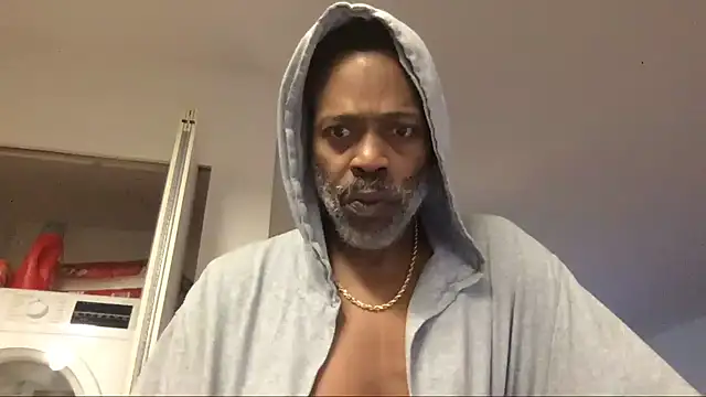 Snapshot of theblacklordmaster chatting on January 2, 2025, 2:13 pm theblacklordmaster online show from January 2, 2025, 2:13 pm