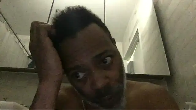 Snapshot of theblacklordmaster chatting on January 15, 2025, 12:58 pm theblacklordmaster online show from January 15, 2025, 12:58 pm