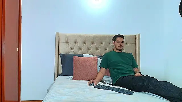 Rose dom online show from January 22, 2025, 1:20 am