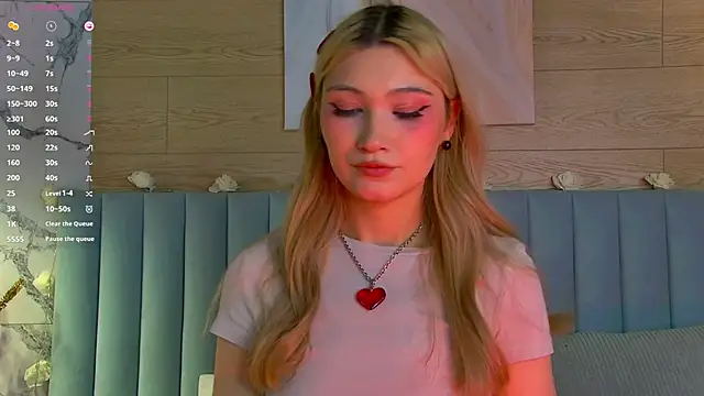 CarolReeves online show from February 10, 2025, 9:04 am