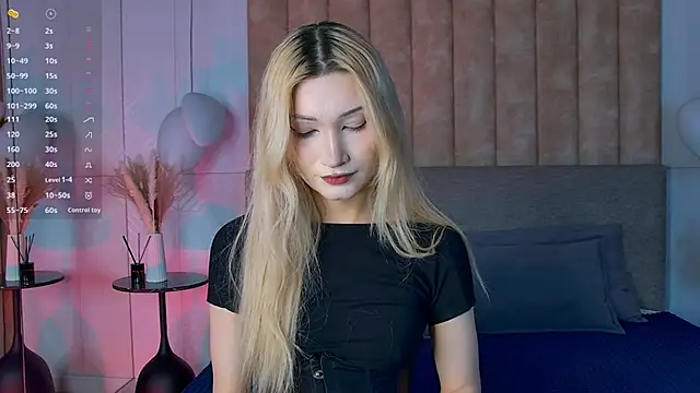 CarolReeves online show from November 18, 2025, 6:18 am