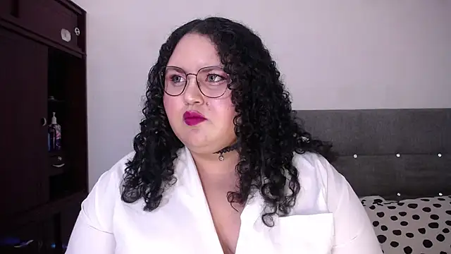 luisianacoxx online show from December 13, 2024, 7:04 am