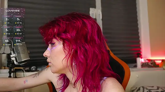 BlueCherryy online show from November 3, 2025, 6:53 pm