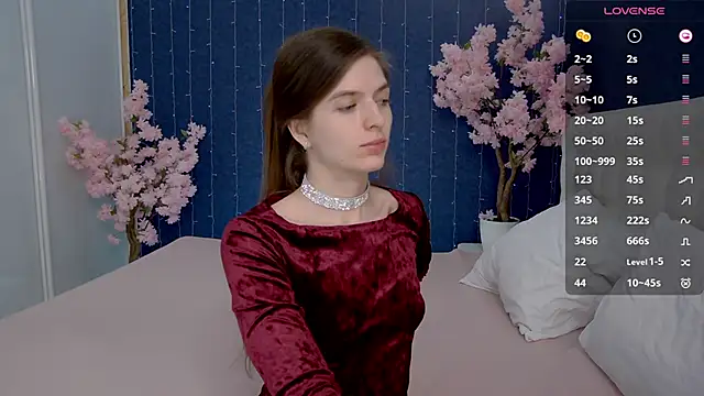 -Mirror-Girl- online show from February 6, 2025, 1:32 pm