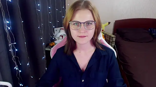 Snapshot of MissBrightShine chatting on January 17, 2025, 10:44 am MissBrightShine online show from January 17, 2025, 10:44 am