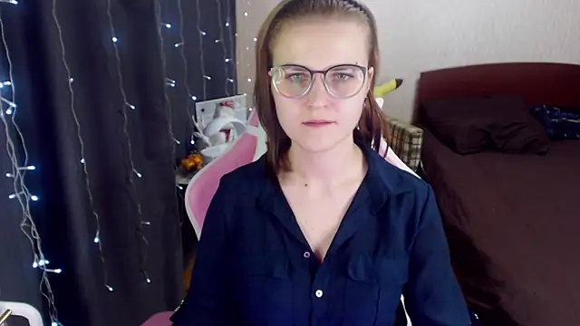 Snapshot of MissBrightShine chatting on January 18, 2025, 10:06 am MissBrightShine online show from January 18, 2025, 10:06 am
