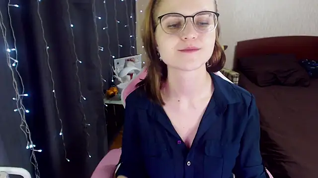 Snapshot of MissBrightShine chatting on January 18, 2025, 4:10 pm MissBrightShine online show from January 18, 2025, 4:10 pm