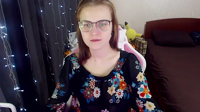 Snapshot of MissBrightShine chatting on January 21, 2025, 10:08 am MissBrightShine online show from January 21, 2025, 10:08 am