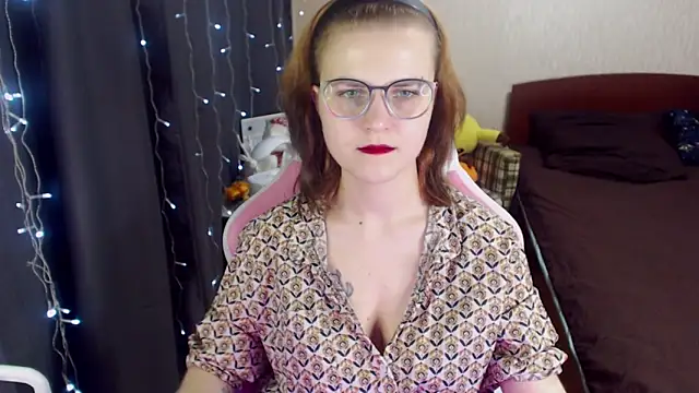Snapshot of MissBrightShine chatting on January 25, 2025, 12:47 pm MissBrightShine online show from January 25, 2025, 12:47 pm