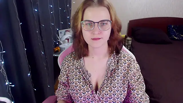 Snapshot of MissBrightShine chatting on January 28, 2025, 10:12 am MissBrightShine online show from January 28, 2025, 10:12 am