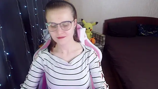 Snapshot of MissBrightShine chatting on February 6, 2025, 3:52 pm MissBrightShine online show from February 6, 2025, 3:52 pm