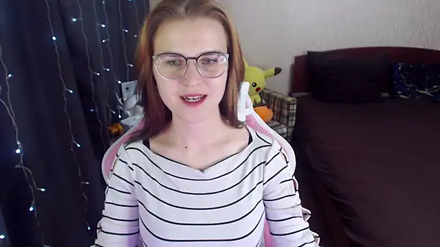 Snapshot of MissBrightShine chatting on February 8, 2025, 4:04 pm MissBrightShine online show from February 8, 2025, 4:04 pm
