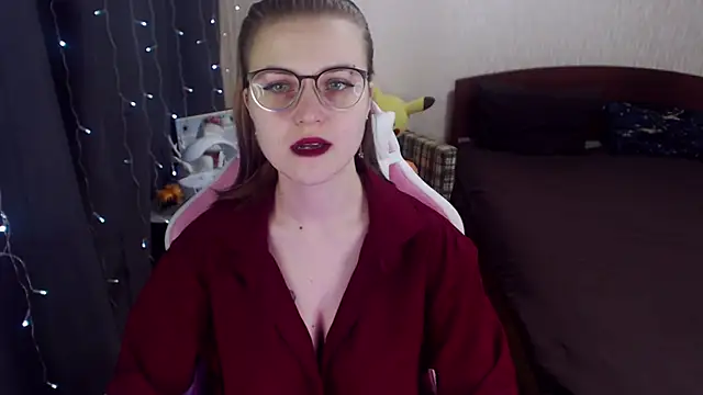 Snapshot of MissBrightShine chatting on February 14, 2025, 9:45 am MissBrightShine online show from February 14, 2025, 9:45 am