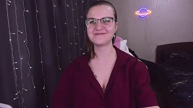 Snapshot of MissBrightShine chatting on February 20, 2025, 4:14 pm MissBrightShine online show from February 20, 2025, 4:14 pm