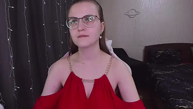 Snapshot of MissBrightShine chatting on March 4, 2025, 2:10 pm MissBrightShine online show from March 4, 2025, 2:10 pm
