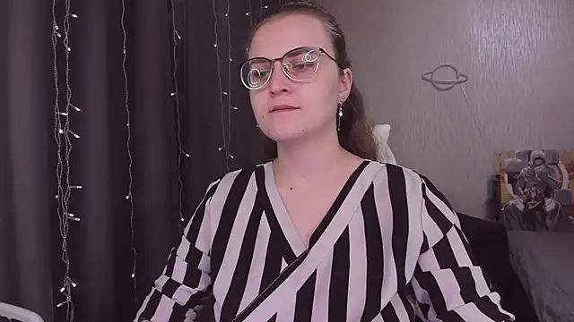 Snapshot of MissBrightShine chatting on November 1, 2025, 9:55 am MissBrightShine online show from November 1, 2025, 9:55 am