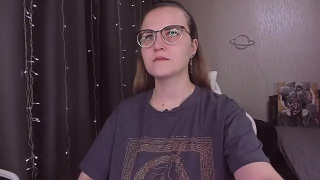 Snapshot of MissBrightShine chatting on November 5, 2025, 11:10 am MissBrightShine online show from November 5, 2025, 11:10 am