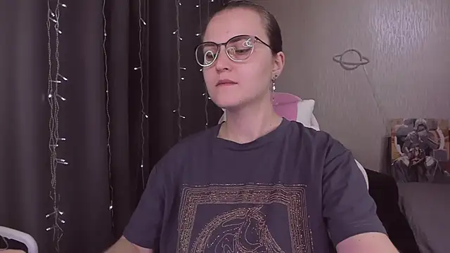 Snapshot of MissBrightShine chatting on November 7, 2025, 10:48 am MissBrightShine online show from November 7, 2025, 10:48 am