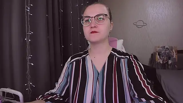 Snapshot of MissBrightShine chatting on November 21, 2025, 10:36 am MissBrightShine online show from November 21, 2025, 10:36 am