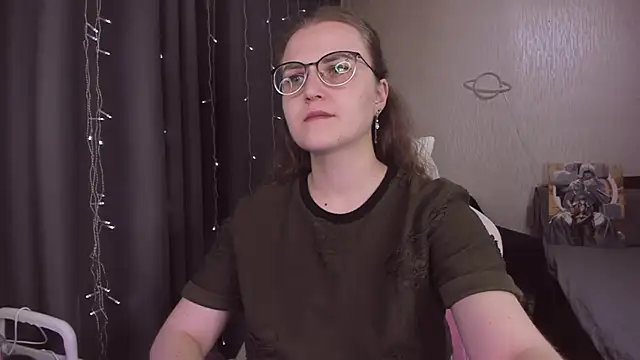 Snapshot of MissBrightShine chatting on November 22, 2025, 10:58 am MissBrightShine online show from November 22, 2025, 10:58 am