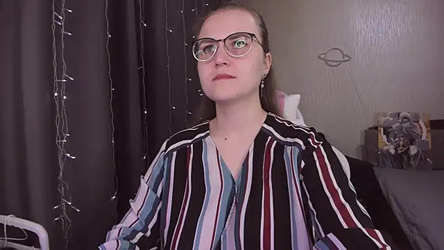 Snapshot of MissBrightShine chatting on November 23, 2025, 10:37 am MissBrightShine online show from November 23, 2025, 10:37 am