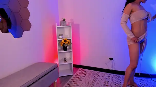  aish a  online show from November 1, 2025, 9:39 pm