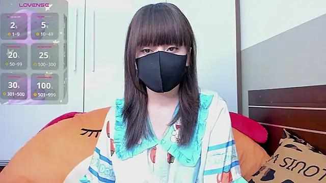 alonelove   online show from September 12, 2025, 2:22 am