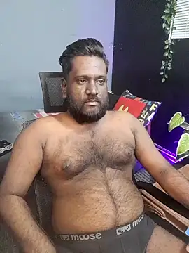 Rayansmith  online show from November 4, 2025, 1:10 pm