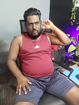 Rayansmith  online show from November 13, 2025, 10:41 pm