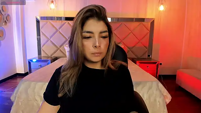 Snapshot of LisaMonroe_ chatting on February 11, 2025, 2:02 pm LisaMonroe online show from February 11, 2025, 2:02 pm