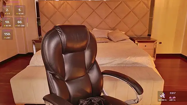 Snapshot of LisaMonroe_ chatting on September 9, 2025, 8:52 pm LisaMonroe online show from September 9, 2025, 8:52 pm