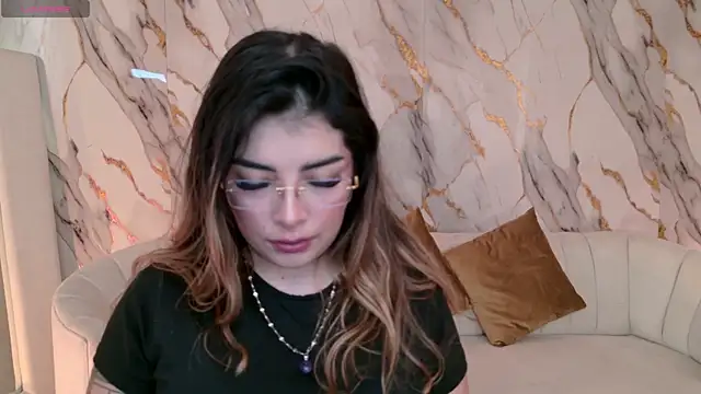 Snapshot of LisaMonroe_ chatting on December 2, 2025, 11:59 am LisaMonroe online show from December 2, 2025, 11:59 am