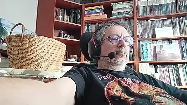 Mandra is a whore online show from October 24, 2025, 8:33 am